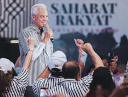 Pakaian Bergaris Hitam-Putih Relawan Ganjar Laris Manis di E-commerce, Ini Kata Chusnul