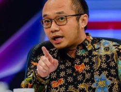 Survei Charta Politika: Elektabilitas Ganjar-Mahfud Teratas