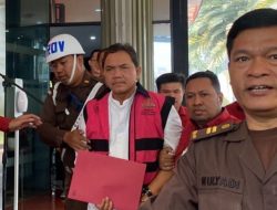 Kejaksaan Agung Menahan Anggota BPK Achsanul Qosasi Terkait Kasus Korupsi Proyek BTS 4G