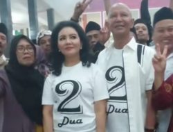Beredar Video Said Abdullah Bagi-Bagi Amplop ke Warga