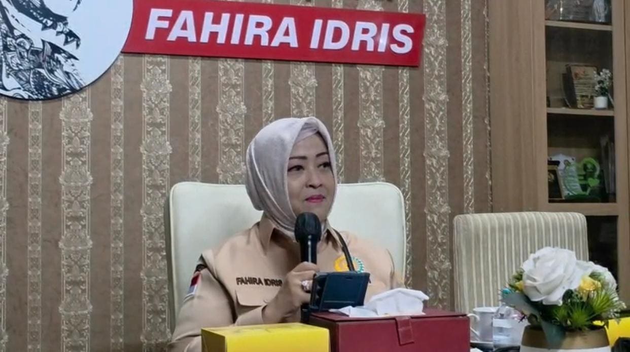Fahira Idris.